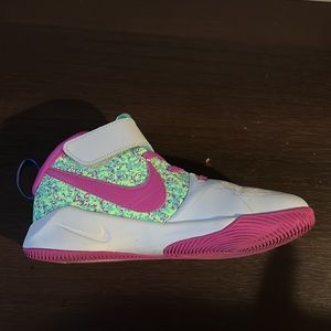 Nike Youth Basketball Shoes